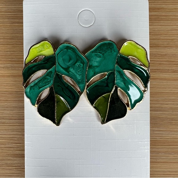 Monstera Leaf Earrings - Picture 2 of 3